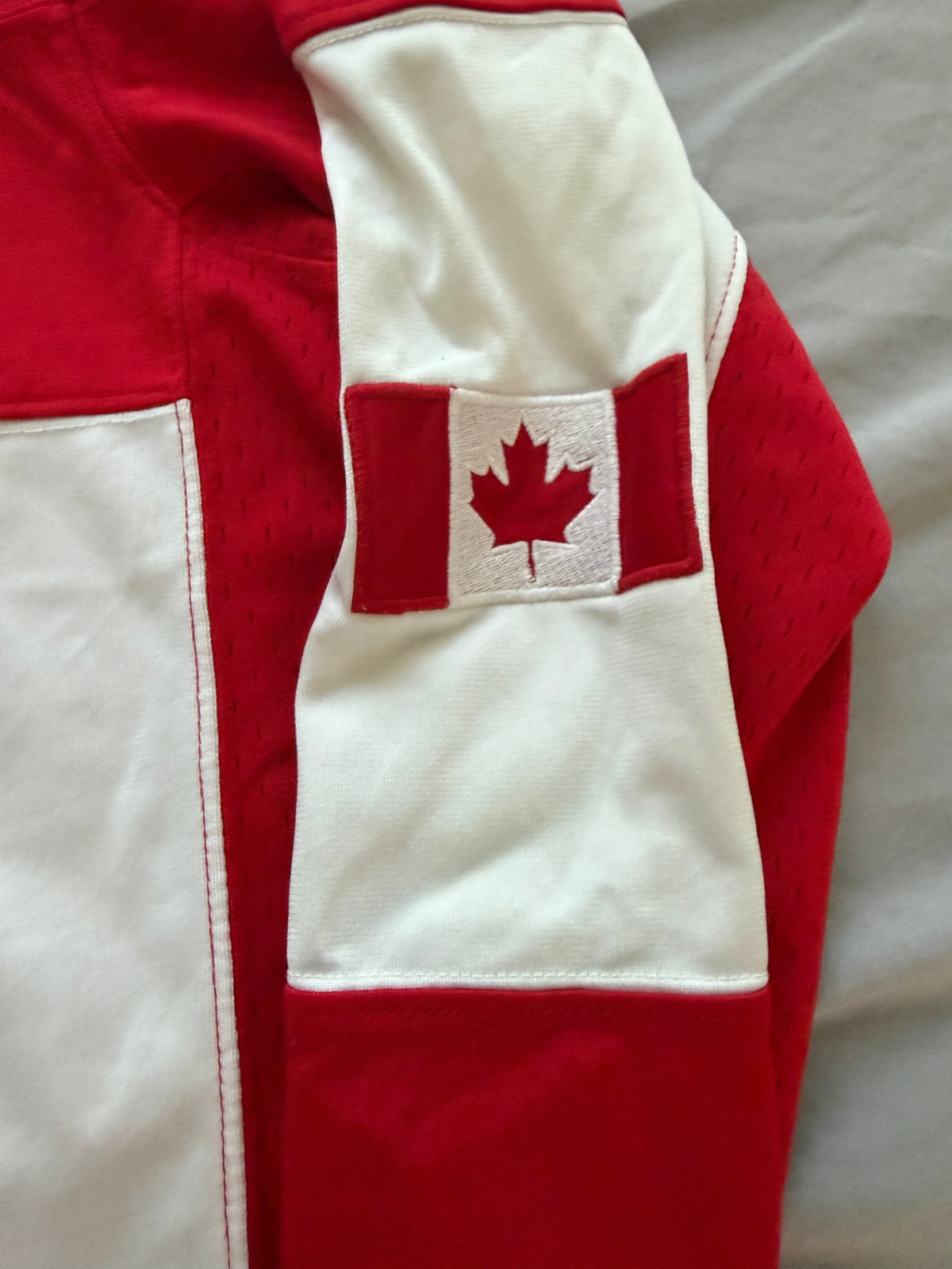 Nike Team Canada 2010 Vancouver Olympic Hockey Jersey | Red Maple Leaf Men’s Small